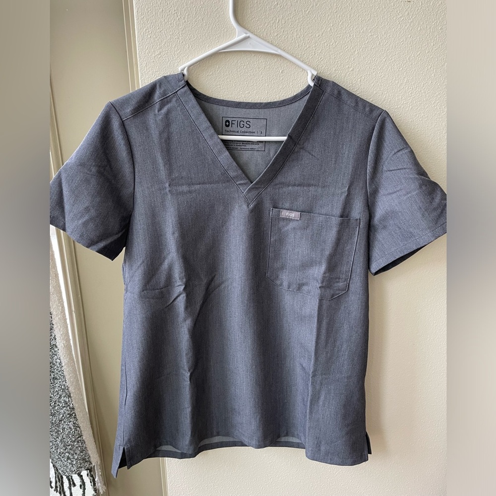 Figs graphite Catarina scrub top, small